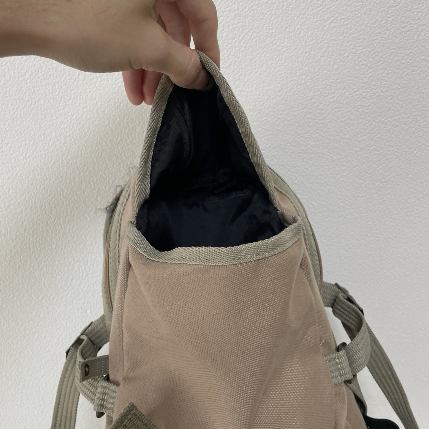 Avirex Sling Backpack Body Bag Crossbody Beige