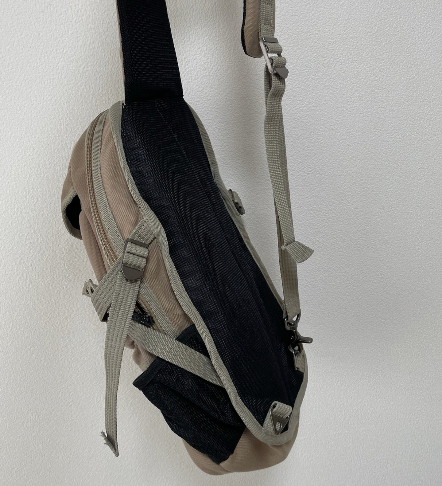 Avirex Sling Backpack Body Bag Crossbody Beige