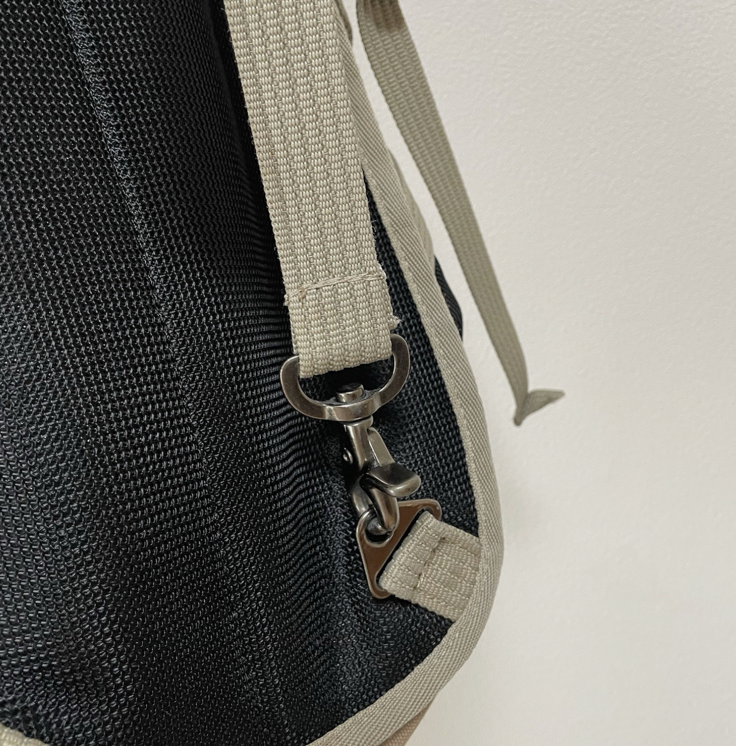 Avirex Sling Backpack Body Bag Crossbody Beige