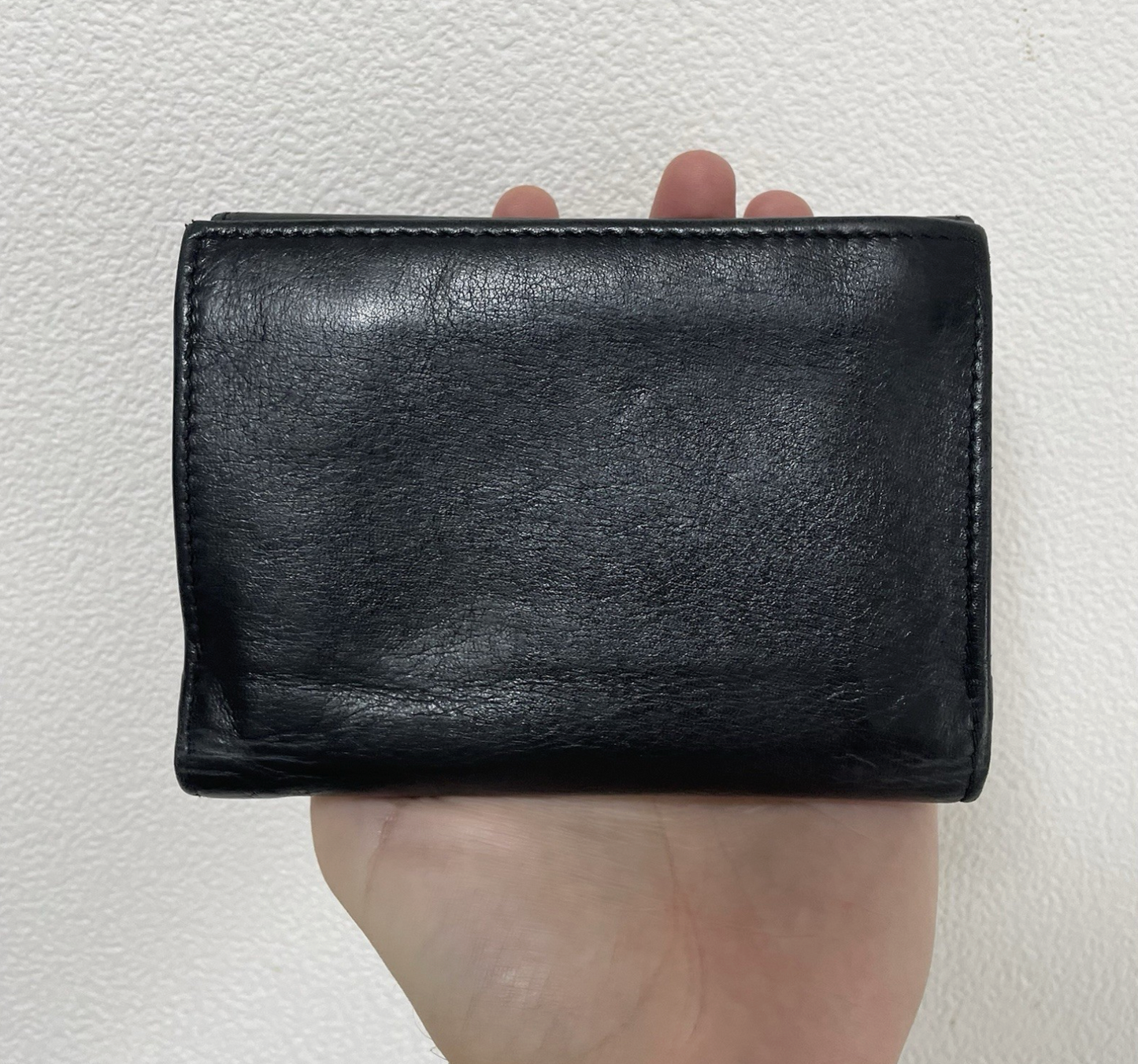 フルラ ブラックレザー 三つ折り財布