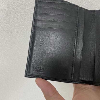 フルラ ブラックレザー 三つ折り財布