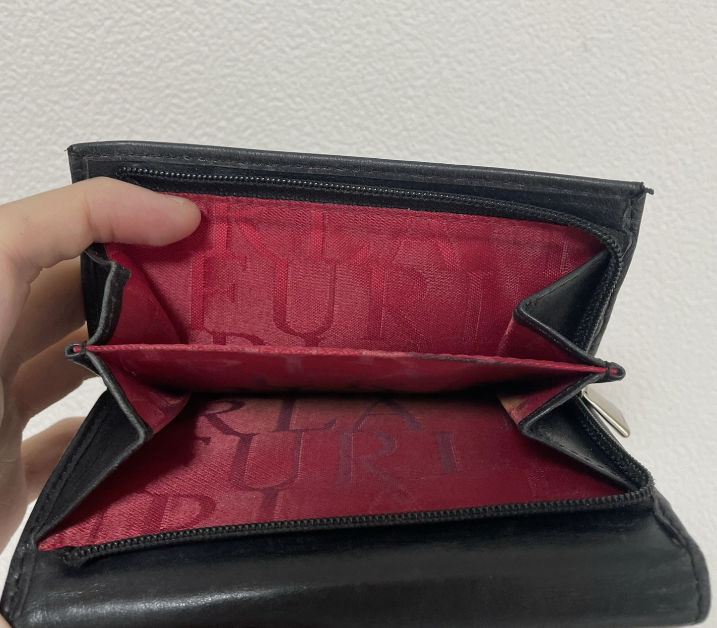 フルラ ブラックレザー 三つ折り財布