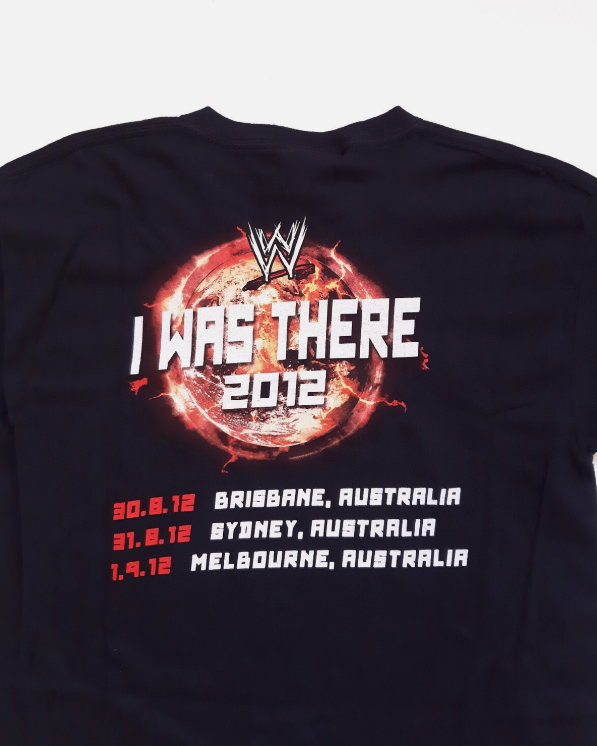 Wrestling WWE 2012 RAW Tour World Vintage  T-shirt Youth XL