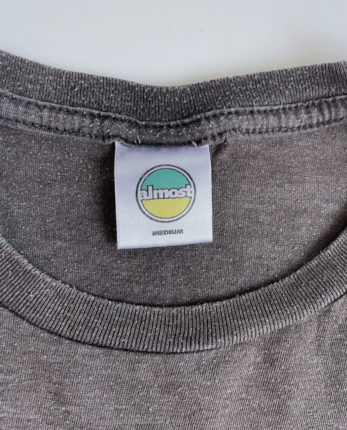 Almost Skateboards Vintage Skate T-shirt Men’s M