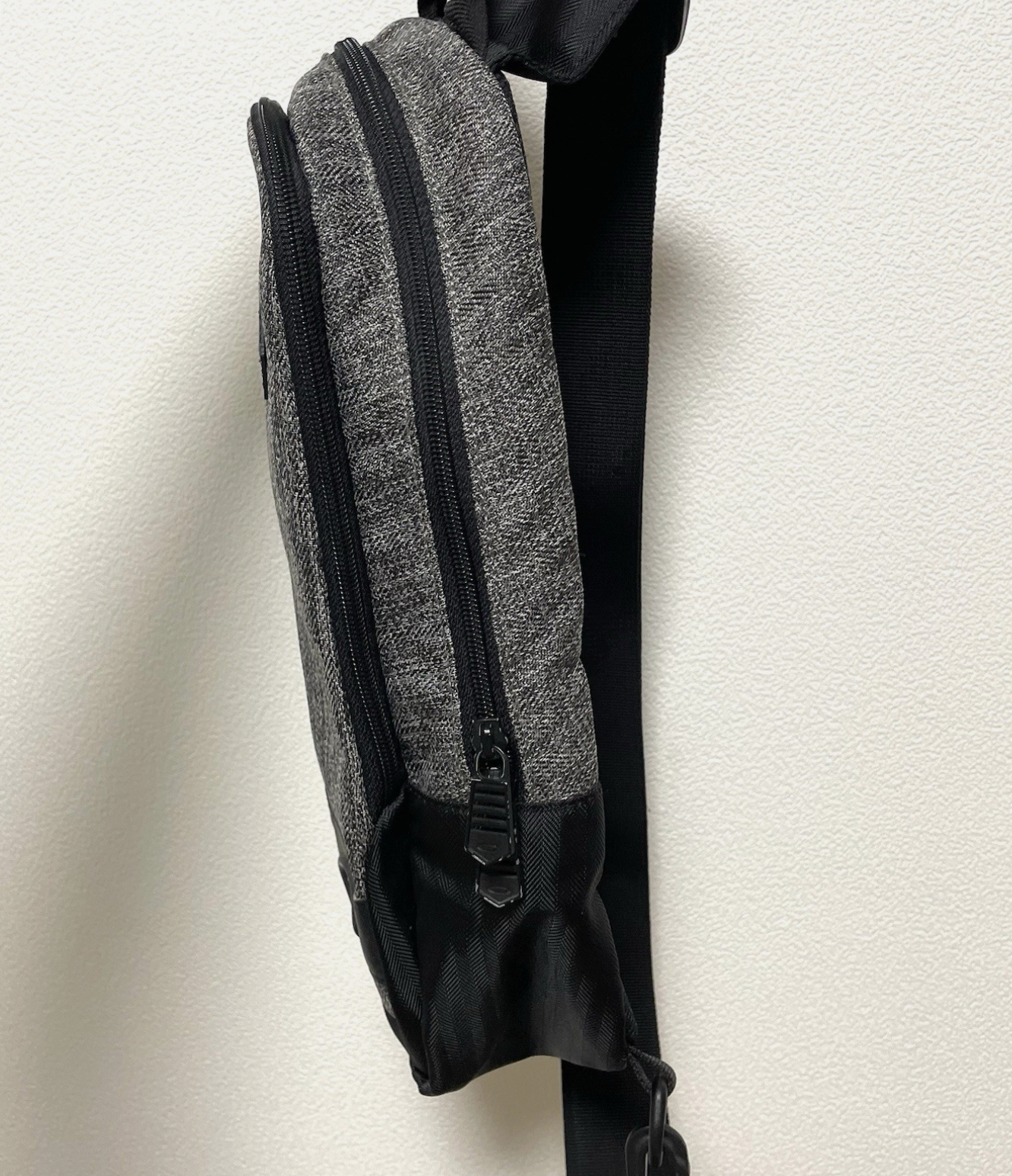 Oakley Japan Sling Bag Body Side Shoulder Messenger Bag
