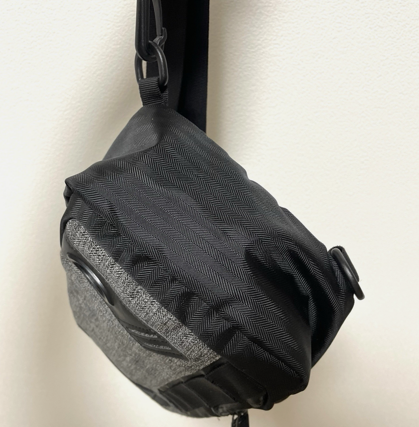 Oakley Japan Sling Bag Body Side Shoulder Messenger Bag